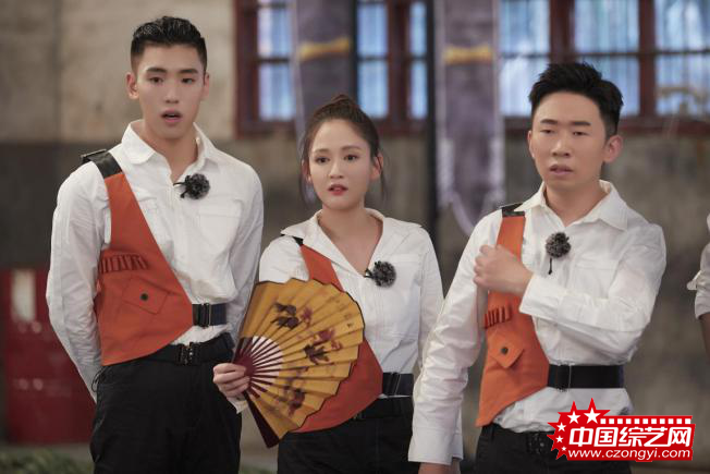 为保护陈乔恩,王子异被砸两百余下依旧面不改色
